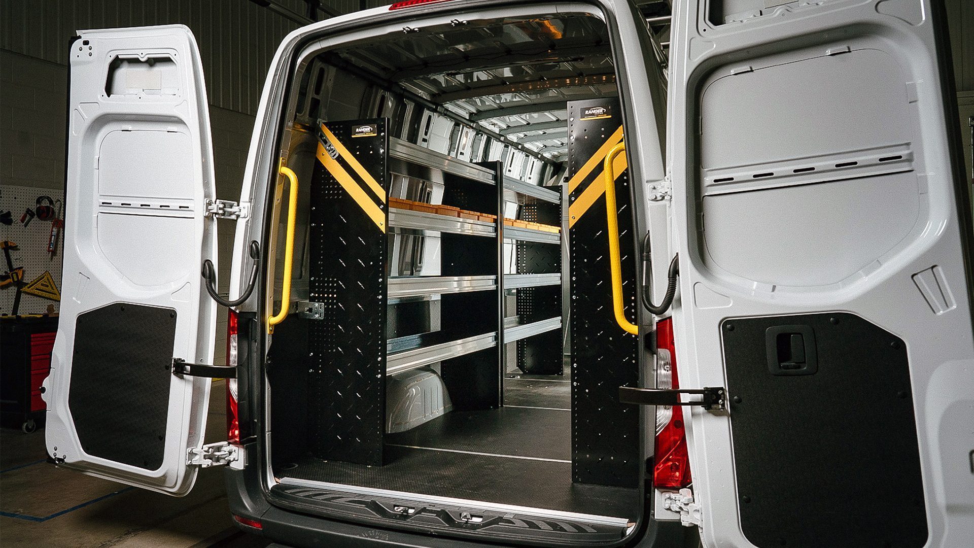 Steel-Shelving-Use-Case-1